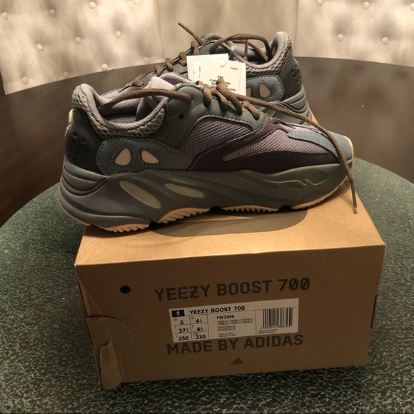 teal blue yeezy 350